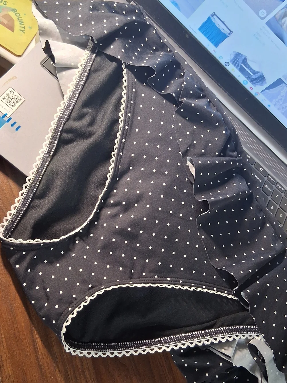 ​Vintage 1950s Aesthetic Polka Dot Swimsuit Size Medium 8/10